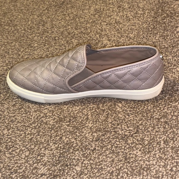 Steve Madden Ecentrcq Taupe Slip on Sneaker - Picture 5 of 8